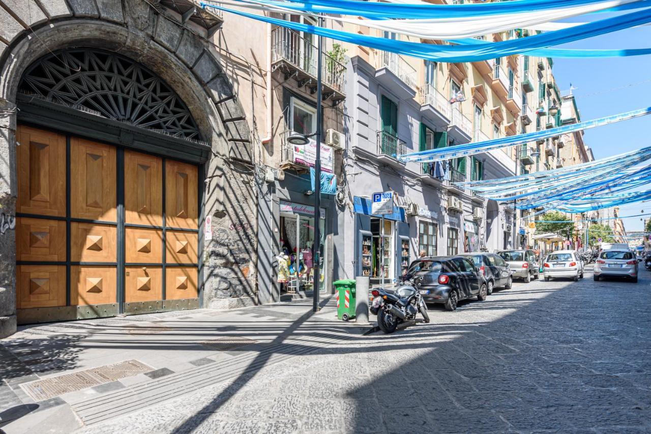 Via Duomo 196 *